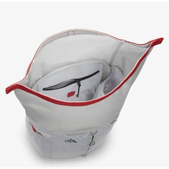 Nike ACG Backpack 32L Aysen Hiking Trail Bag 'Photon Dust' (DV4054-100) - Picture 4 of 4